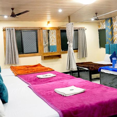 Hotel Mahalok Palace Ujjain Eksteriør billede
